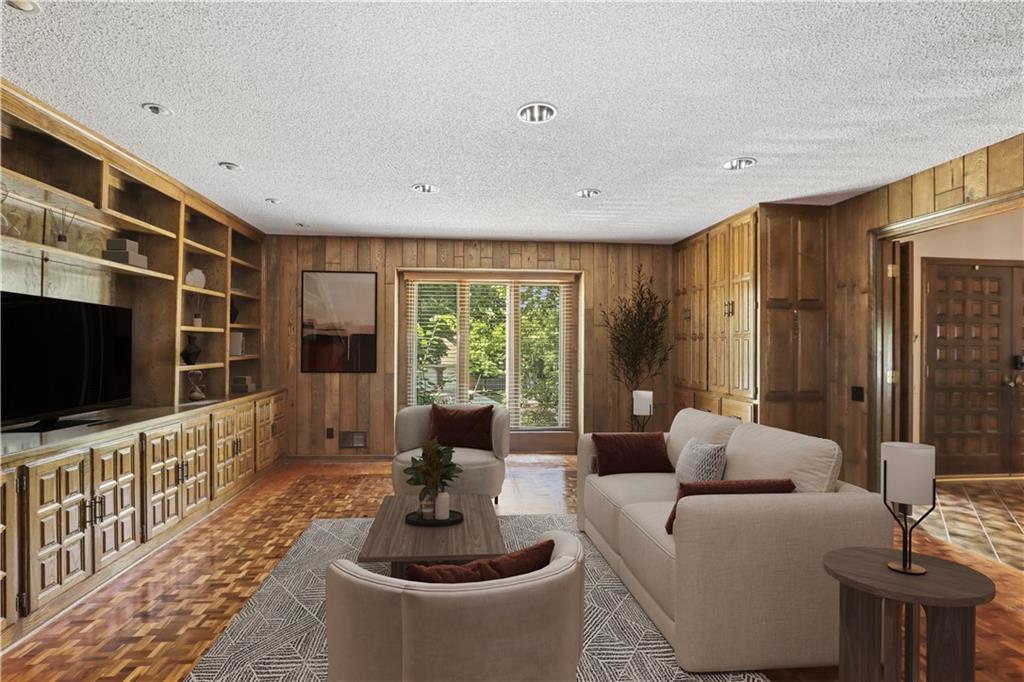 10052 Hemlock Drive Property Photo 8