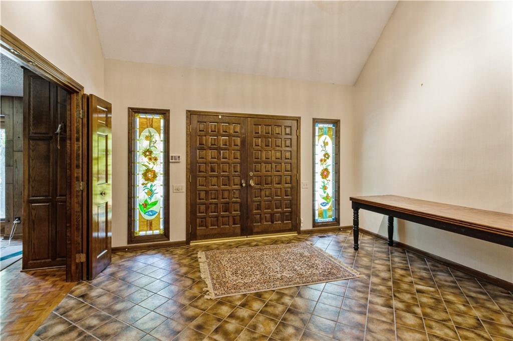 10052 Hemlock Drive Property Photo 10