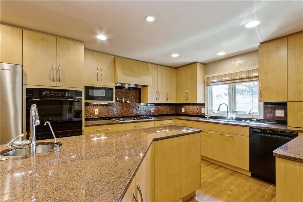 10052 Hemlock Drive Property Photo 13