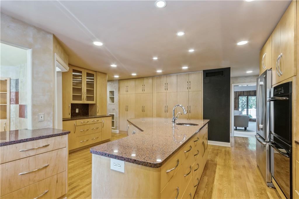 10052 Hemlock Drive Property Photo 16