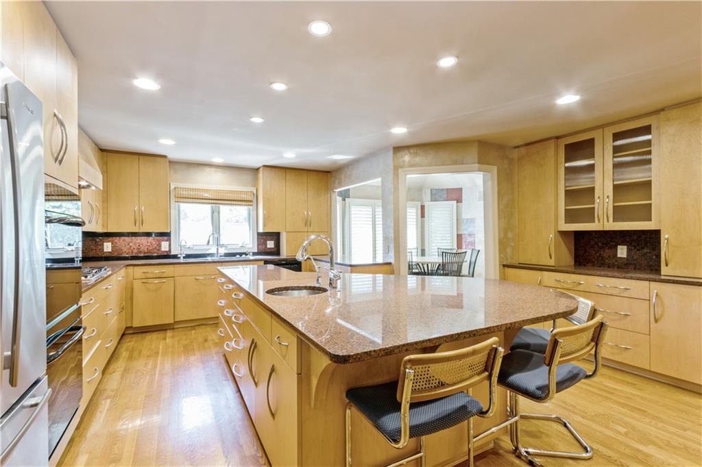 10052 Hemlock Drive Property Photo 17