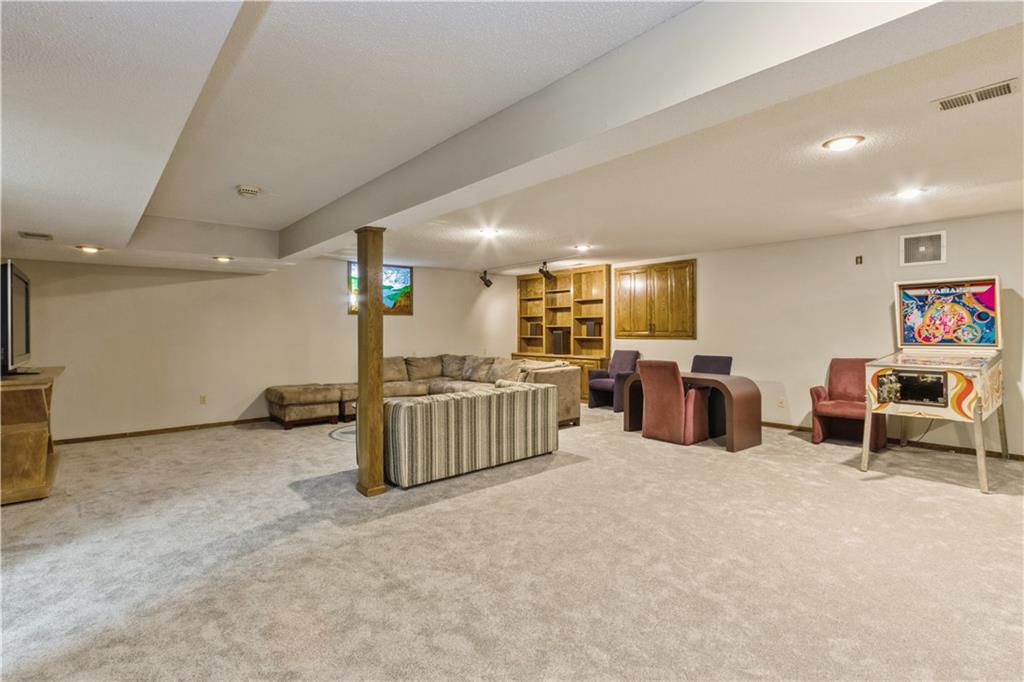 10052 Hemlock Drive Property Photo 37