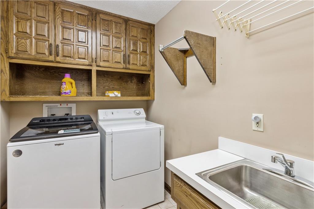 10052 Hemlock Drive Property Photo 44