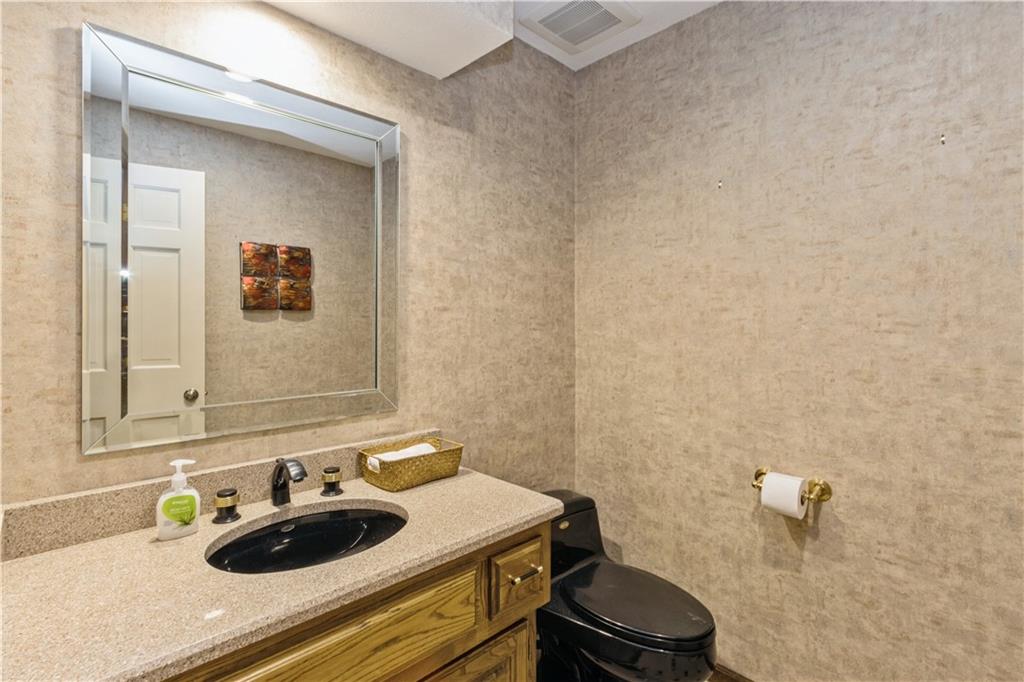 10052 Hemlock Drive Property Photo 46