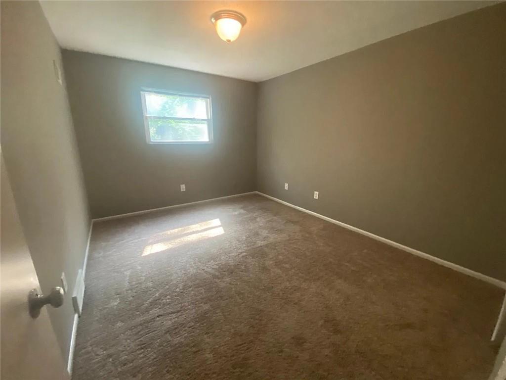 4701 Roe Lane Property Photo 9