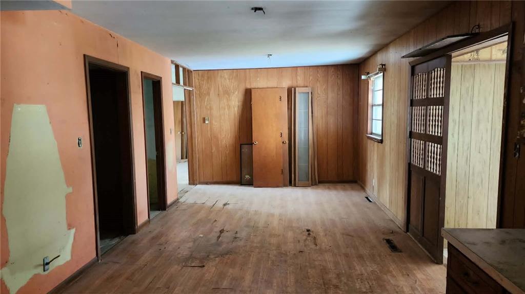 405 E 24th Street Property Photo 6