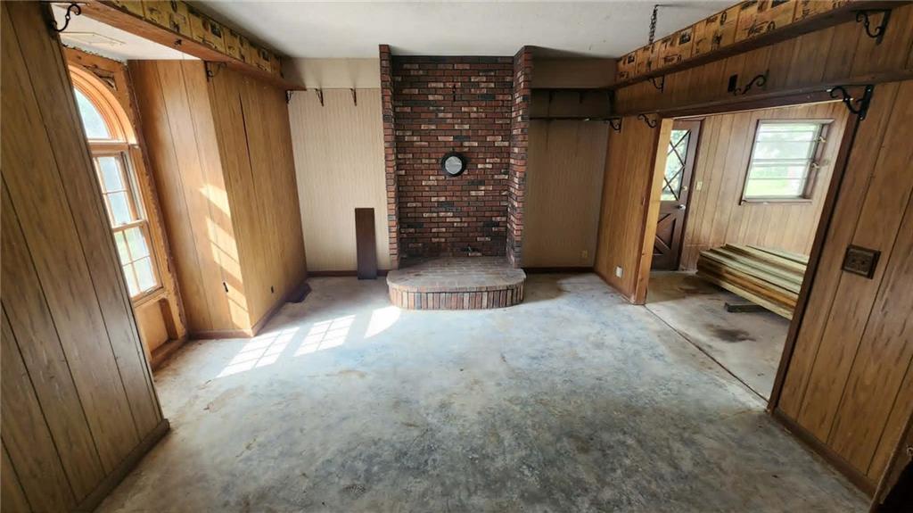 405 E 24th Street Property Photo 7