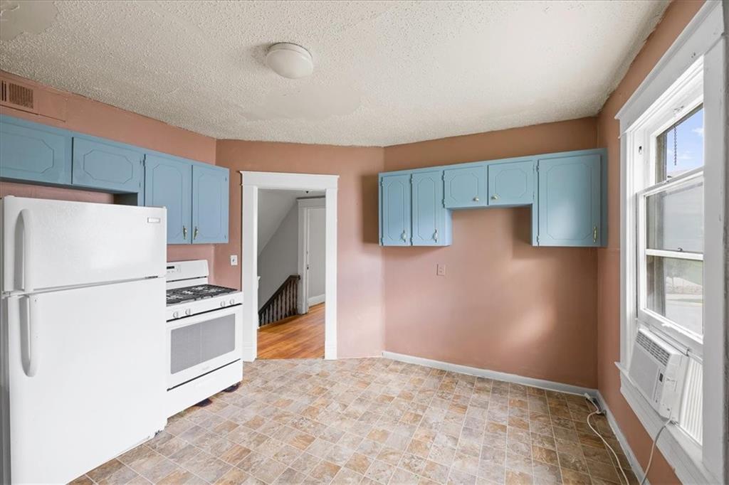 743-745 Tauromee Avenue Property Photo 4