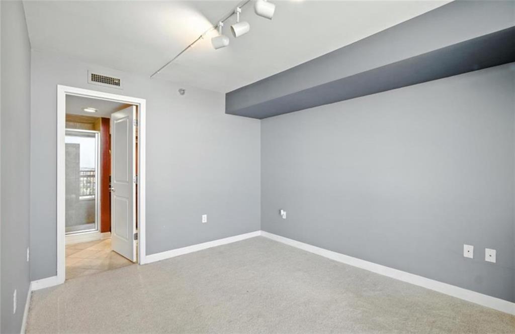 600 E Admiral Boulevard Property Photo 26