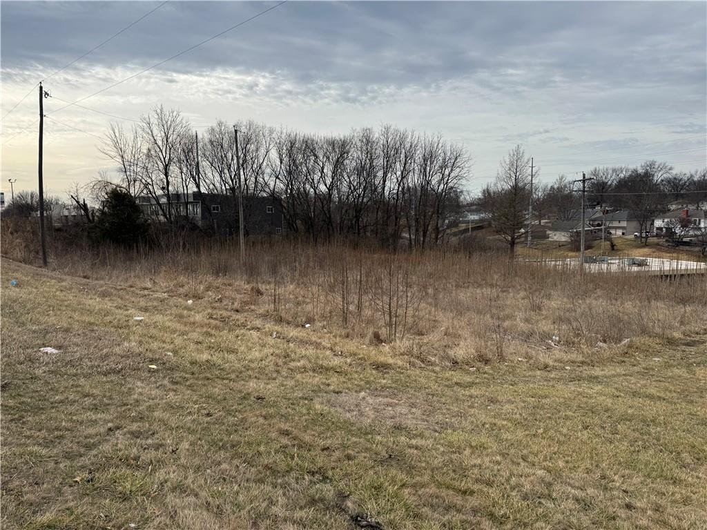 2900 S M 291 Highway Property Photo 3