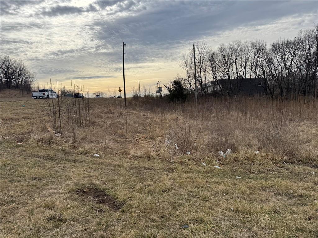 2900 S M 291 Highway Property Photo 5