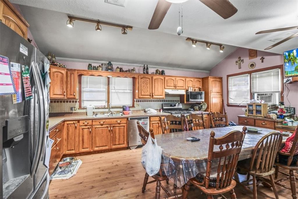38708 E Hudson Road Property Photo 8