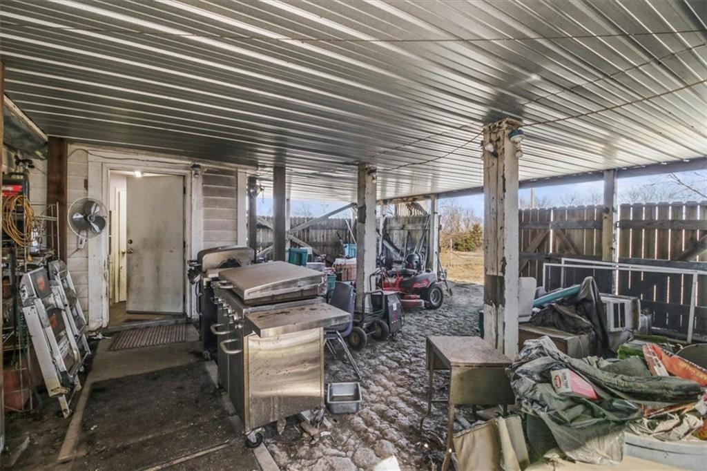 38708 E Hudson Road Property Photo 29