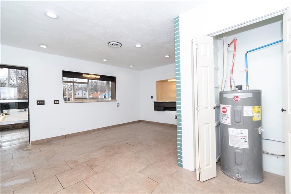 6909 Prospect Avenue Property Photo 6