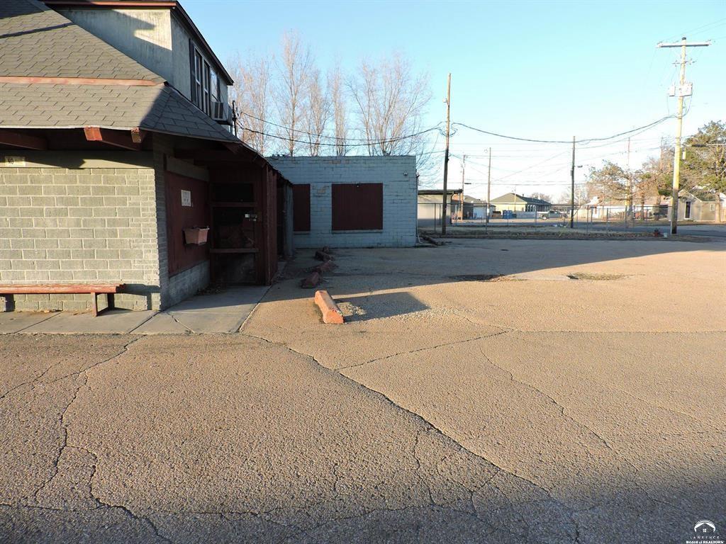 1834 Nw Topeka Boulevard Property Photo 8