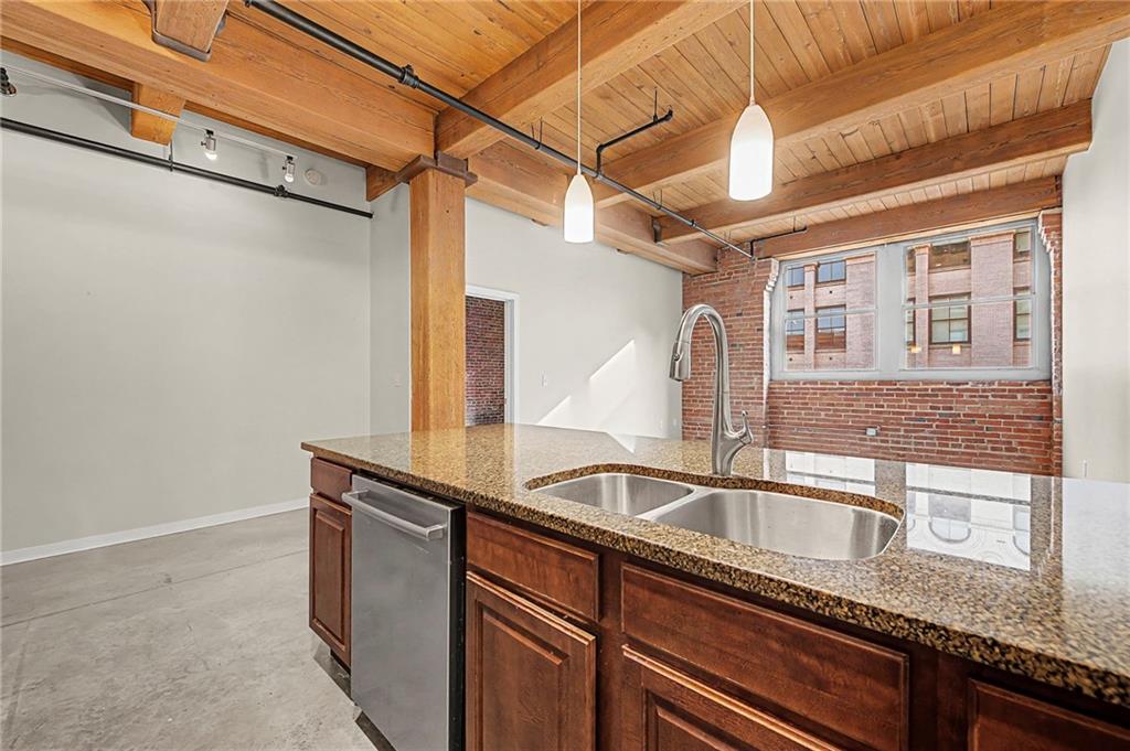 712 Broadway Boulevard Property Photo 18