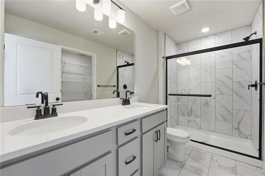 20529 Newcastle Street Property Photo 3