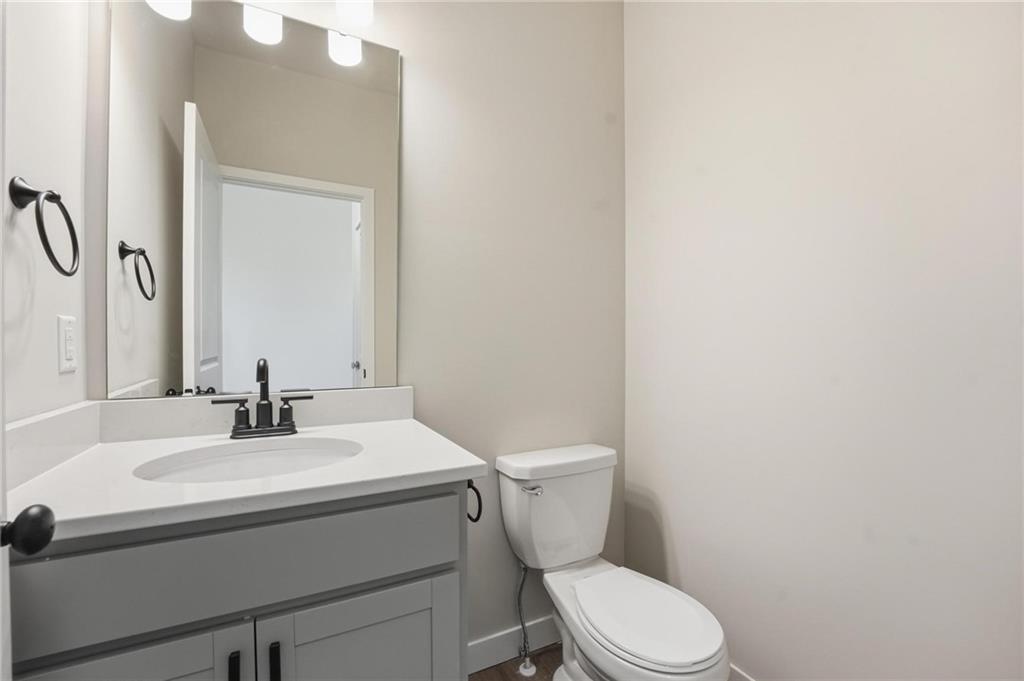 20529 Newcastle Street Property Photo 4