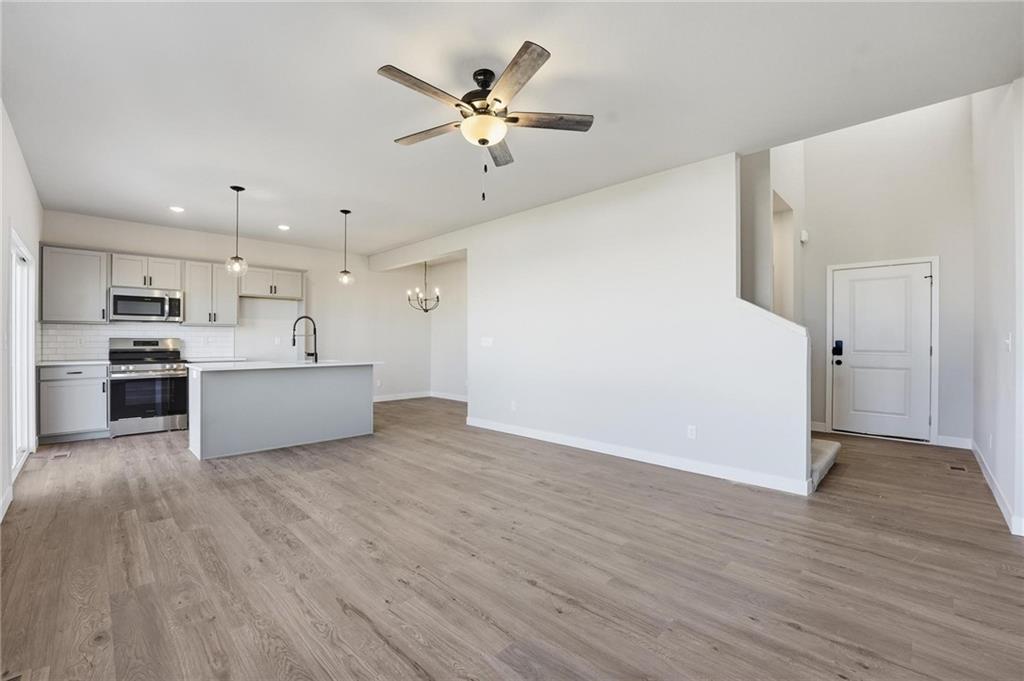 20529 Newcastle Street Property Photo 6