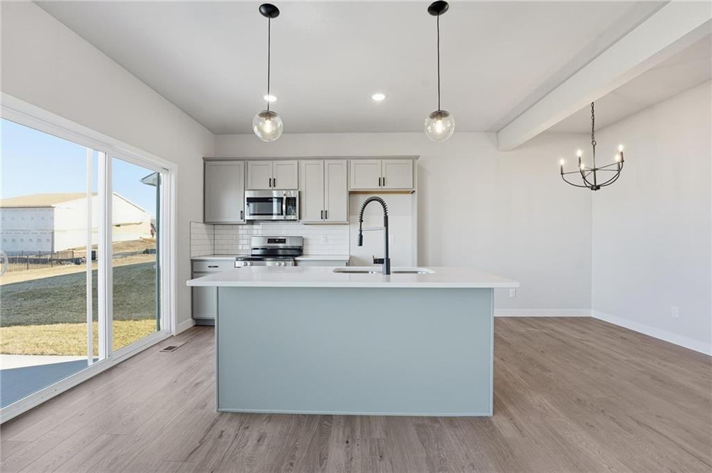 20529 Newcastle Street Property Photo 8