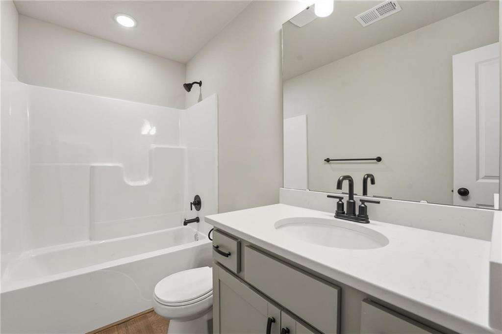 20529 Newcastle Street Property Photo 20