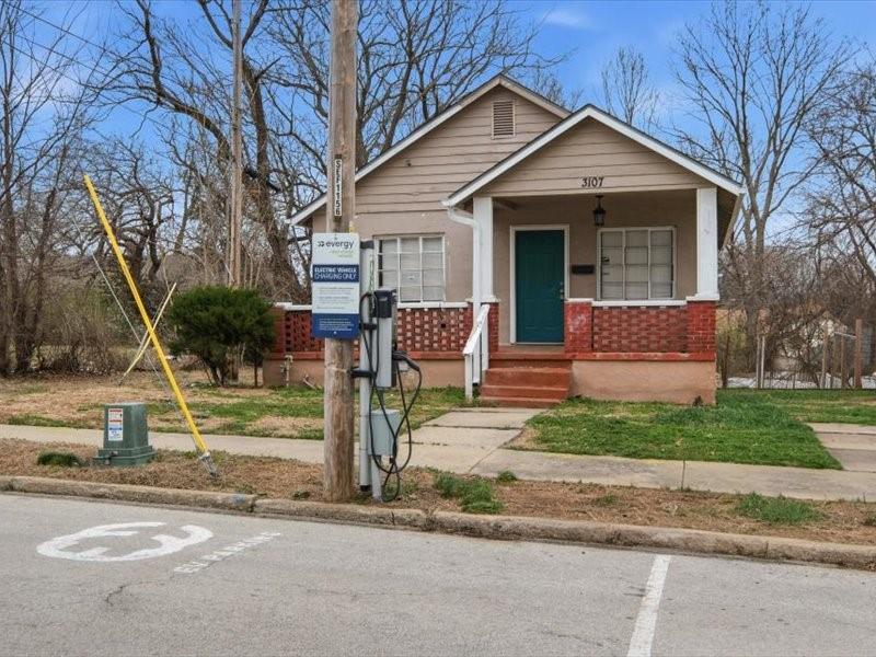 3107 Elmwood Avenue Property Photo 4