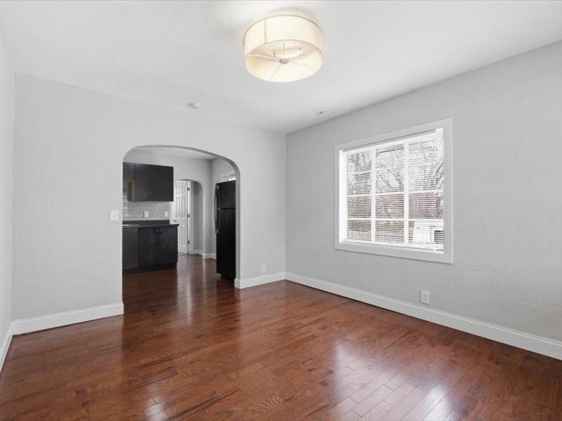 3107 Elmwood Avenue Property Photo 7