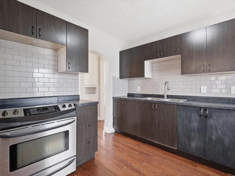 3107 Elmwood Avenue Property Photo 9
