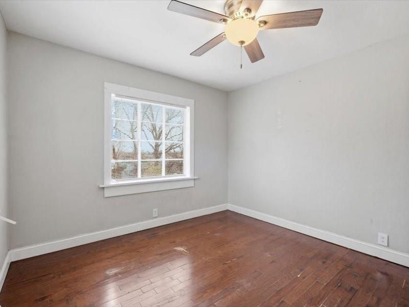 3107 Elmwood Avenue Property Photo 12