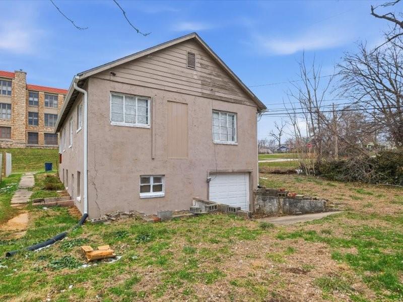 3107 Elmwood Avenue Property Photo 25
