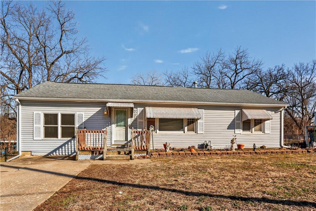 333 Allcutt Avenue Property Photo 1