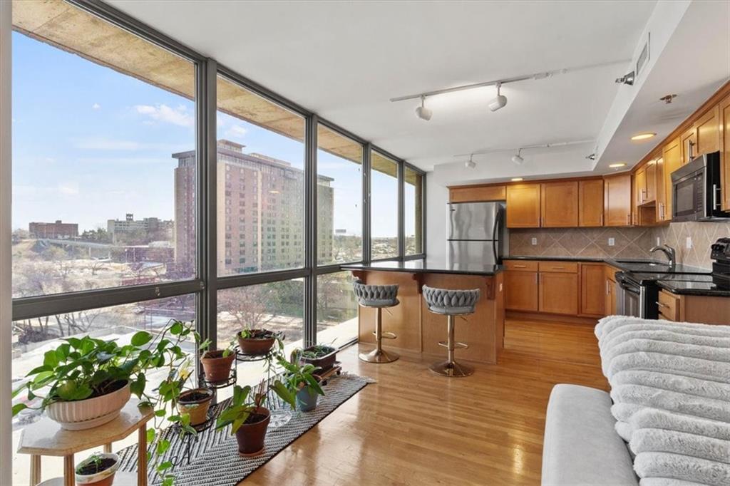 600 Admiral Boulevard Property Photo 7