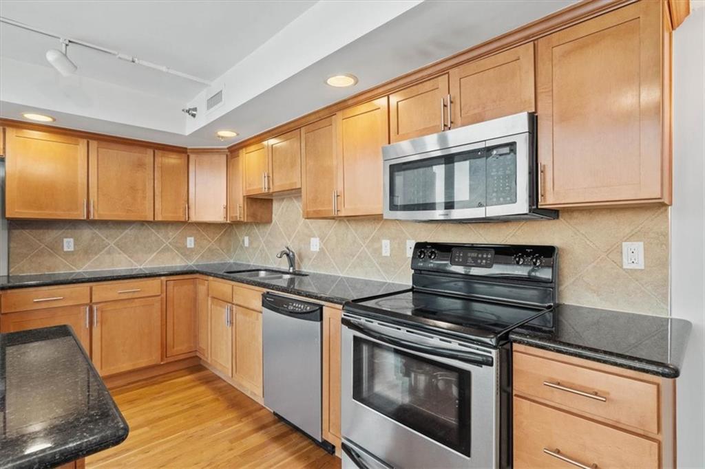 600 Admiral Boulevard Property Photo 9
