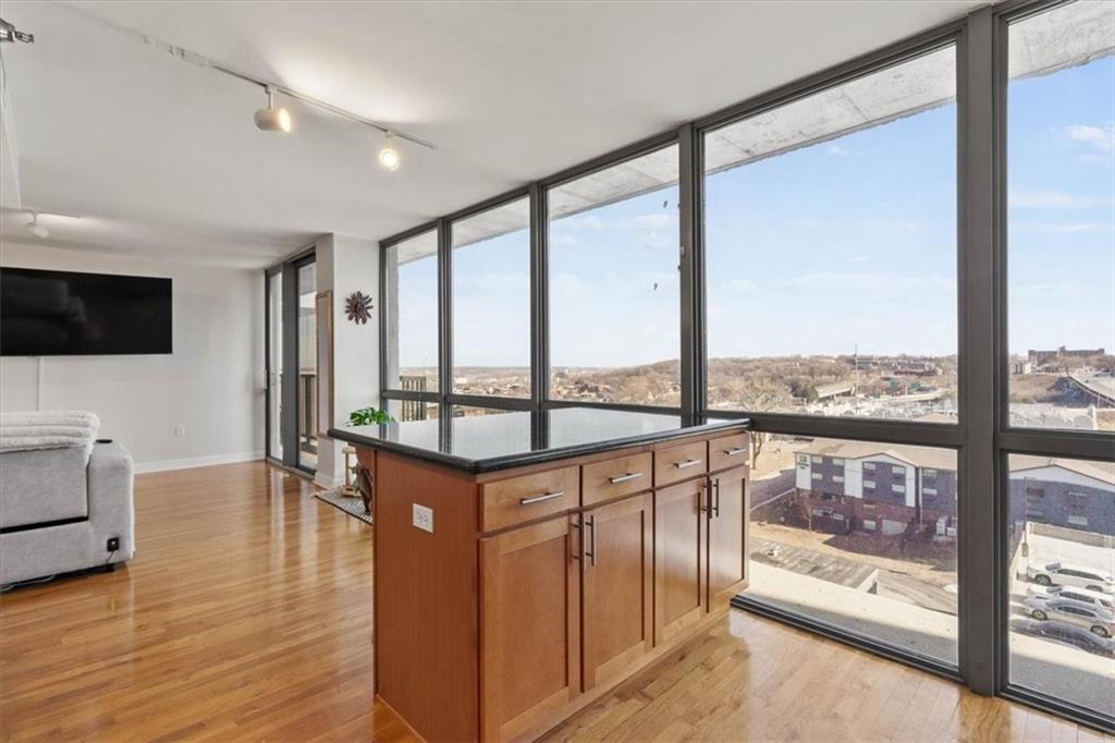 600 Admiral Boulevard Property Photo 10