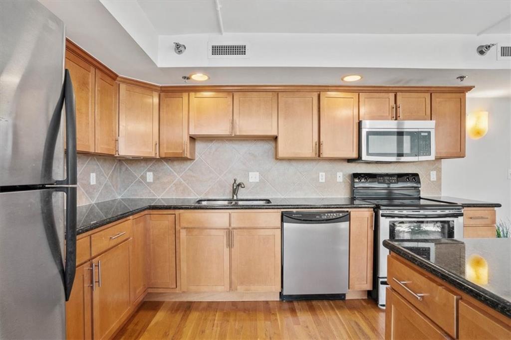 600 Admiral Boulevard Property Photo 12