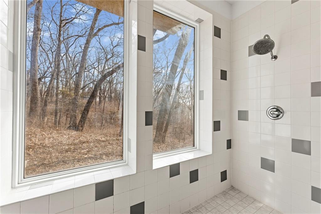 16371 Lake Point Drive Property Photo 60