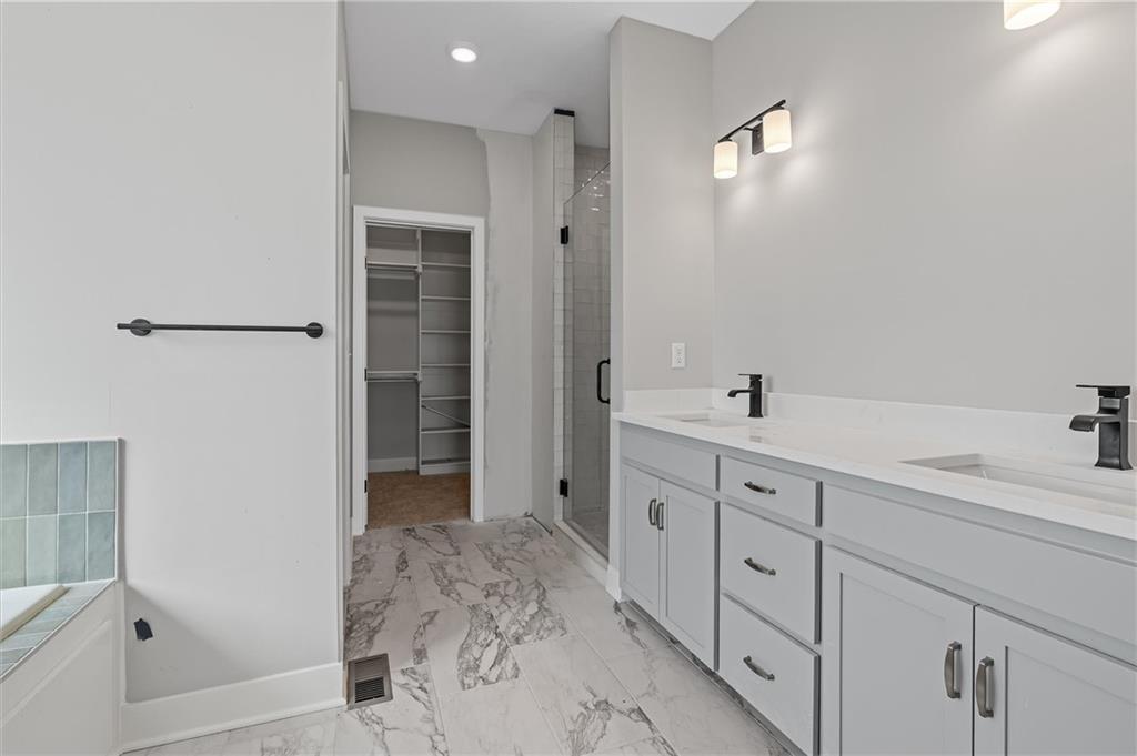 9901 Stockdale Road Property Photo 11