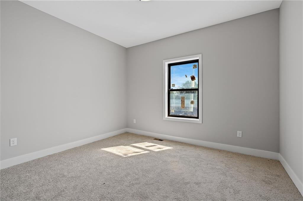 9901 Stockdale Road Property Photo 13