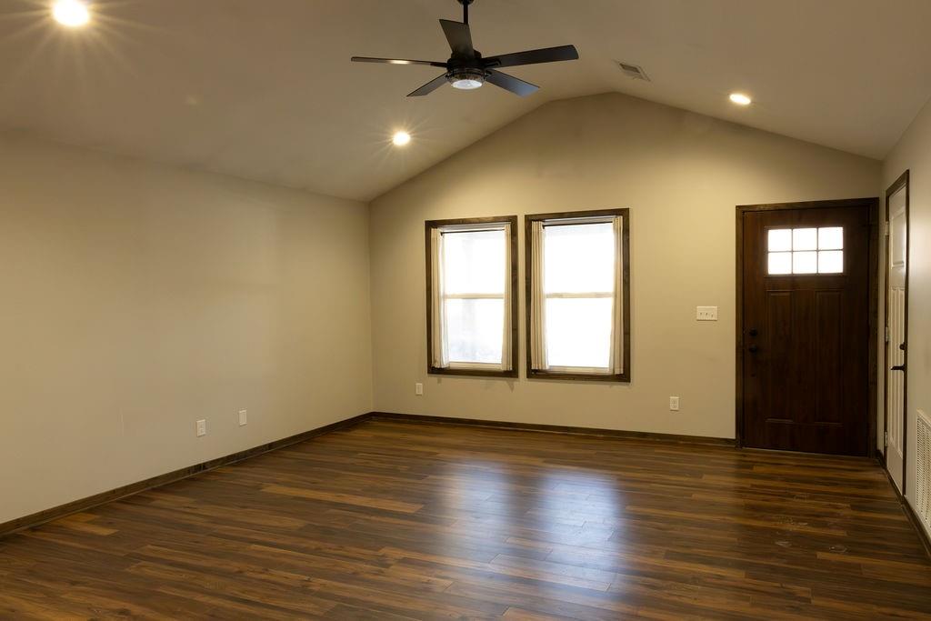 511 S 2nd Street Property Photo 12