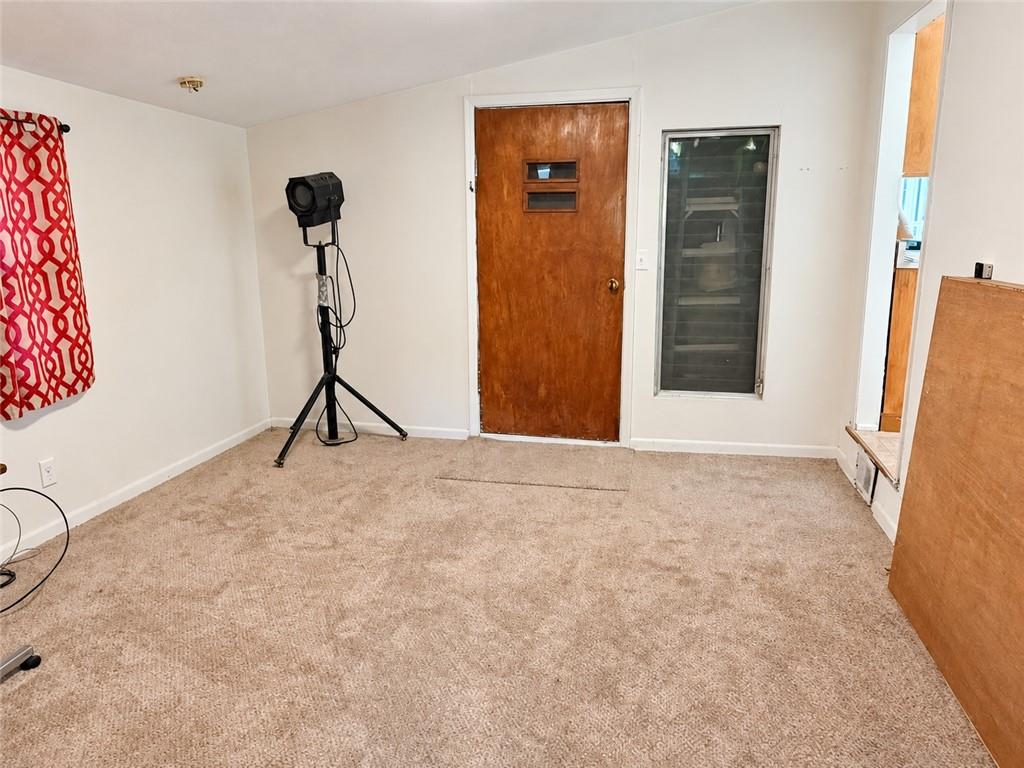 229 W 16th Street Property Photo 5