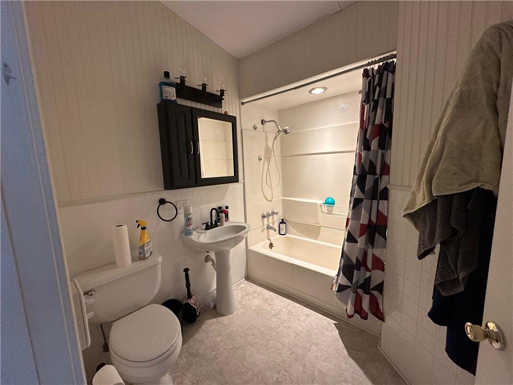 229 W 16th Street Property Photo 7