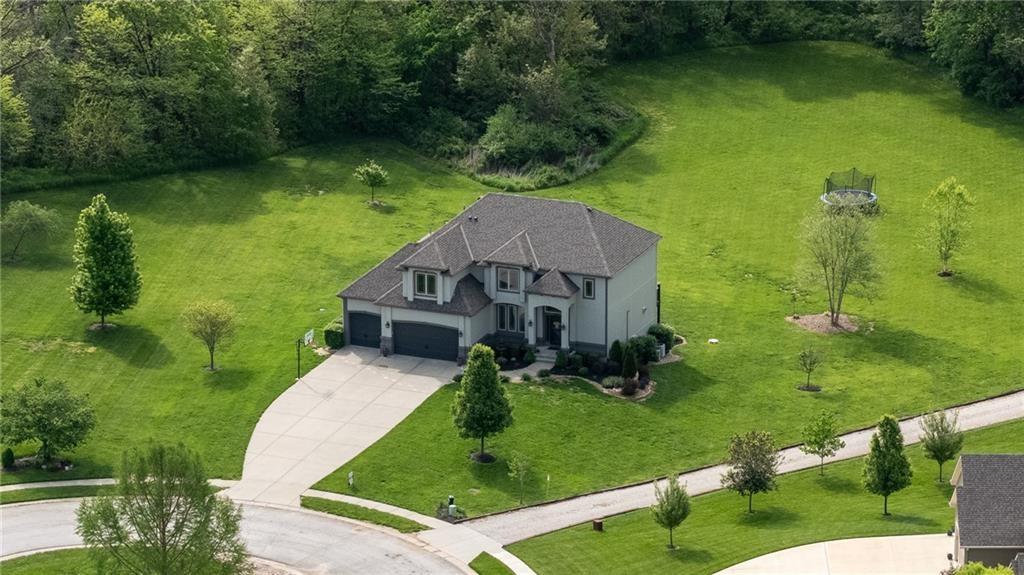 13017 Kelli Drive Property Photo 6