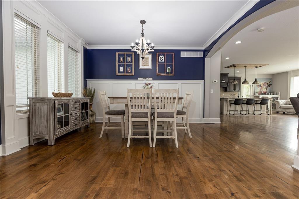 13017 Kelli Drive Property Photo 9
