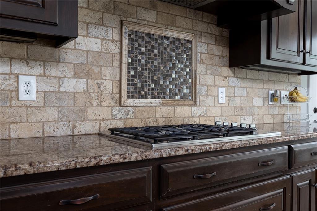 13017 Kelli Drive Property Photo 19