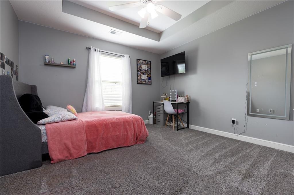 13017 Kelli Drive Property Photo 26