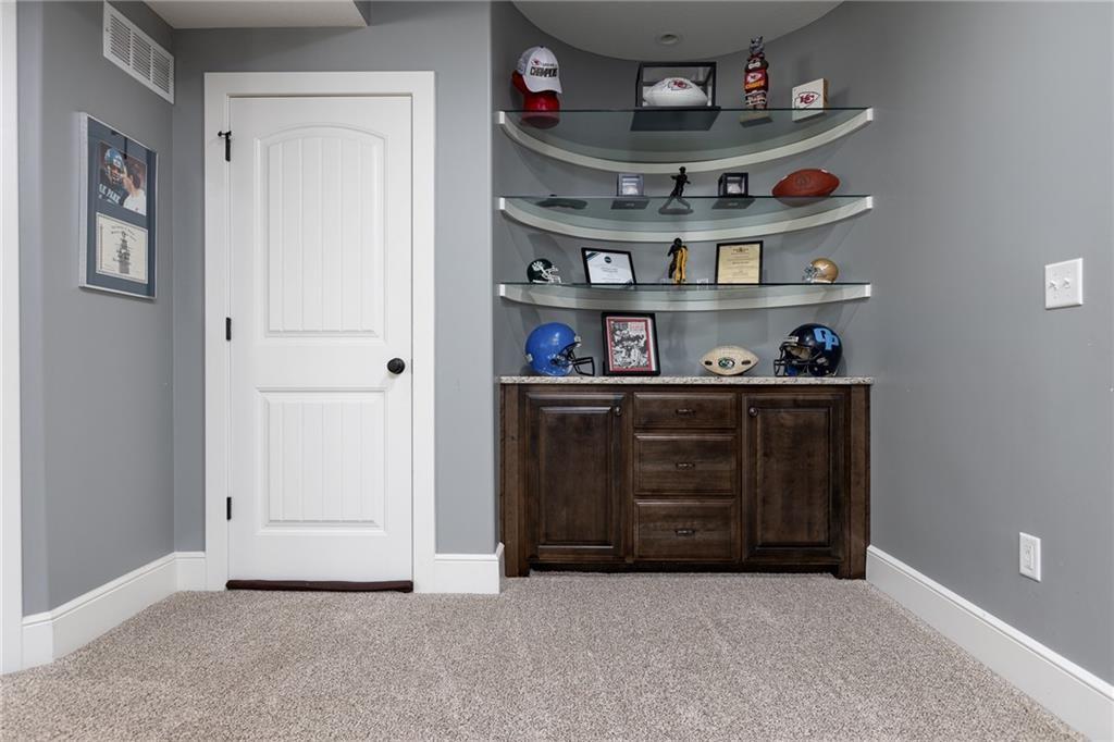 13017 Kelli Drive Property Photo 38