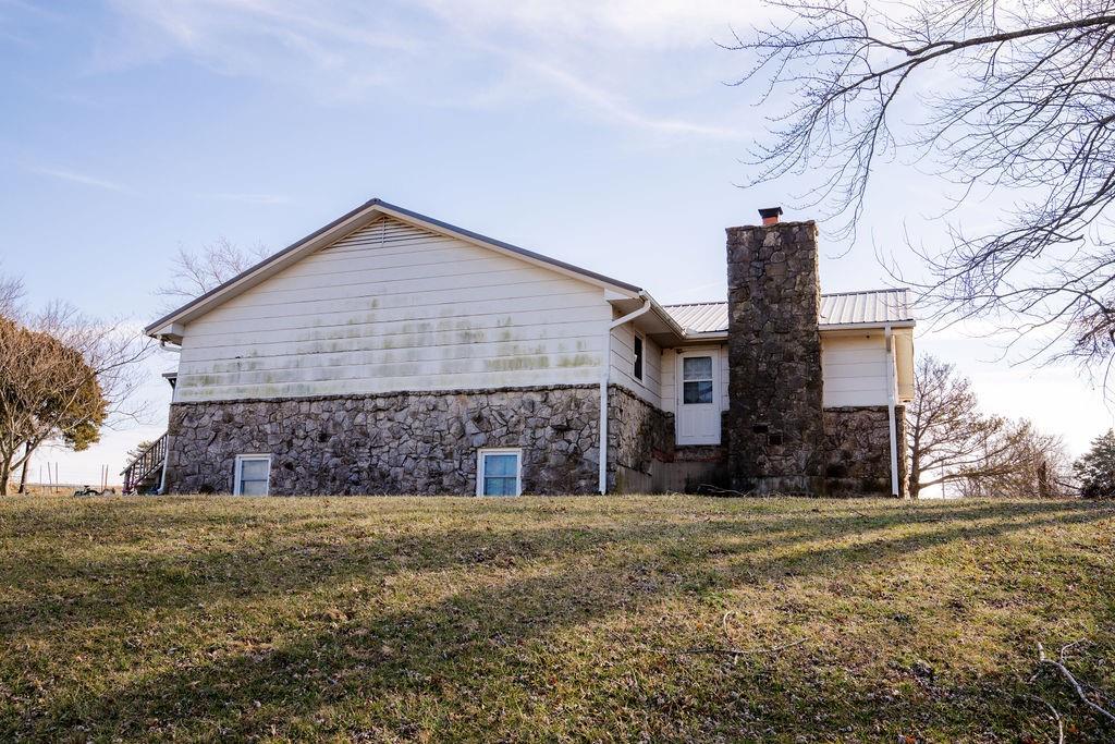 20081 Spring Hill Road Property Photo 2