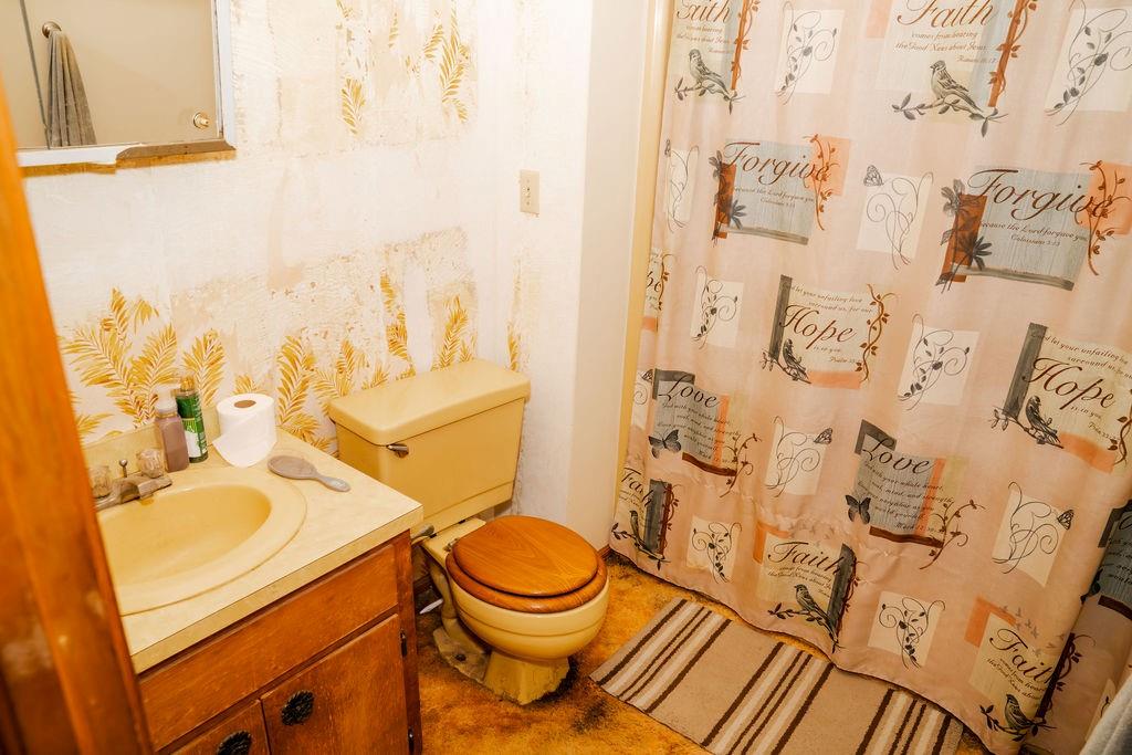 20081 Spring Hill Road Property Photo 12