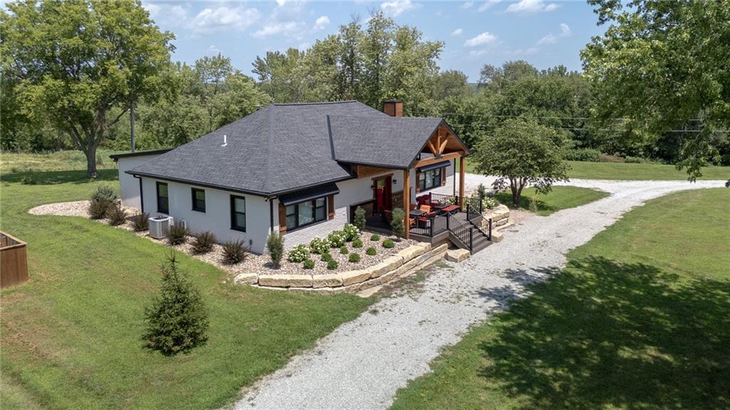 35932 10 Highway Property Photo 2