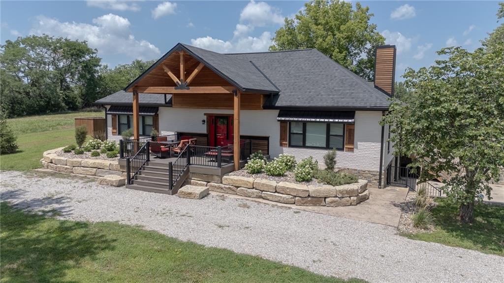 35932 10 Highway Property Photo 3